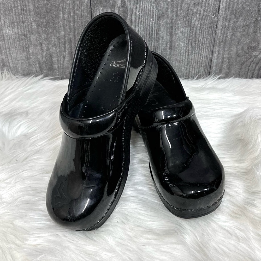 Dansko Black Patent Leather Clogs [S2211]
